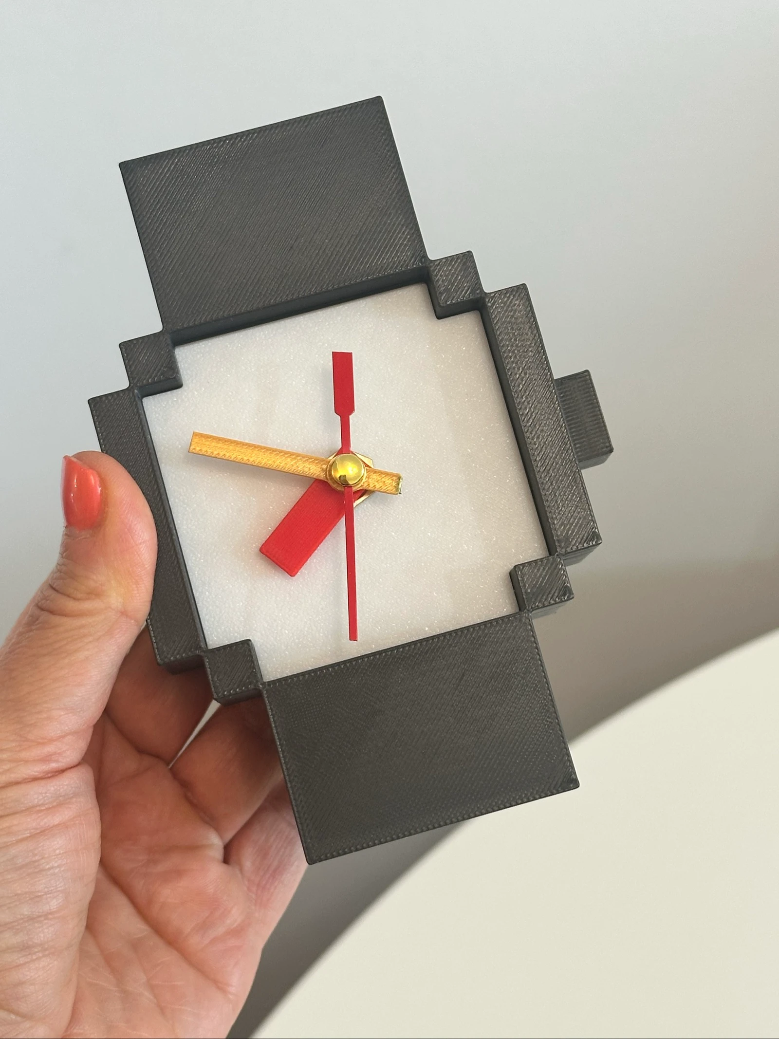 8 Bit / Pixel Table Clock – Original and Decorative – photo 3
